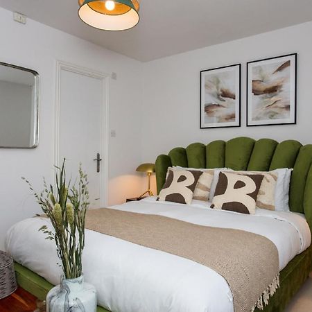 The Sparkford Gardens - Lovely 2Bdr With Balcony Londen Buitenkant foto