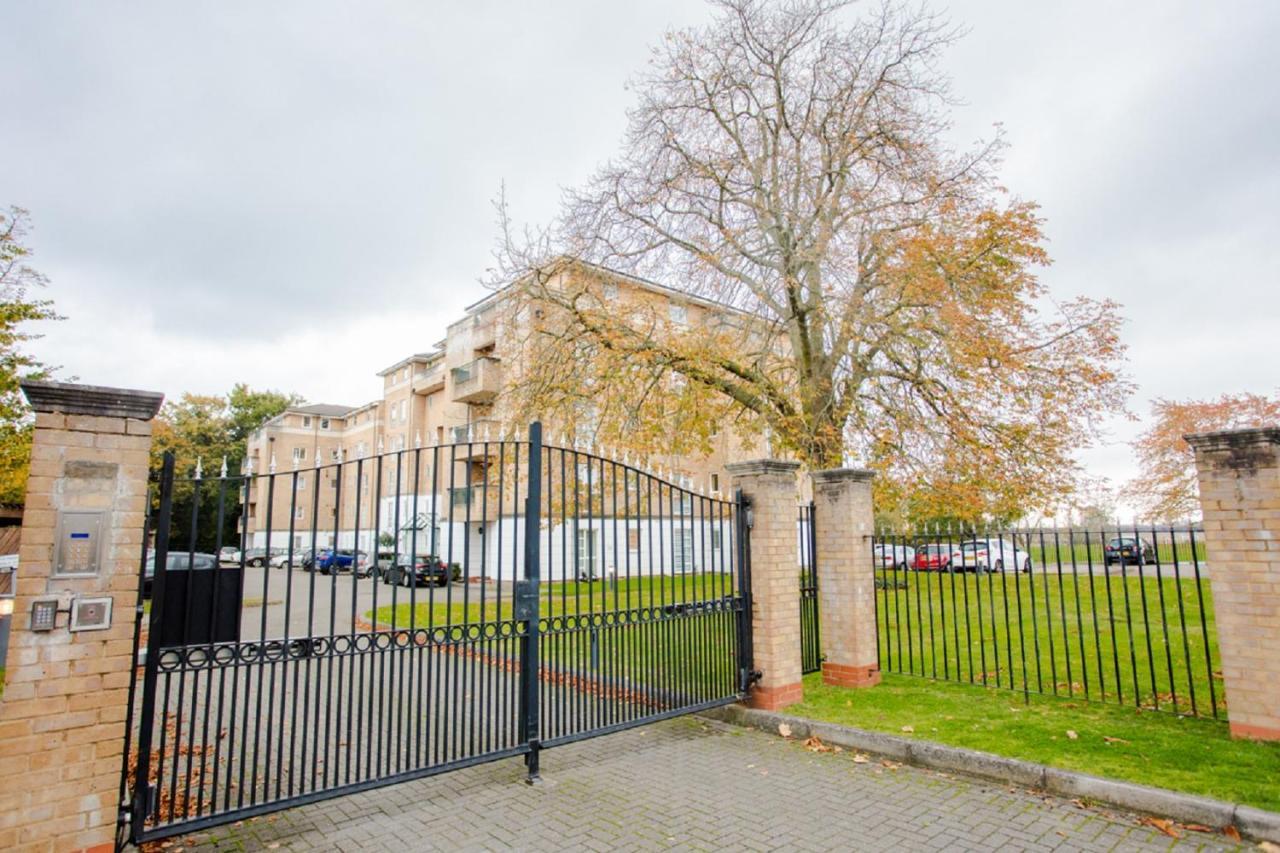 The Sparkford Gardens - Lovely 2Bdr With Balcony Londen Buitenkant foto